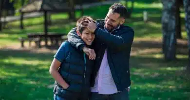 Como ser unos padres «amigos» pero con límites Padres