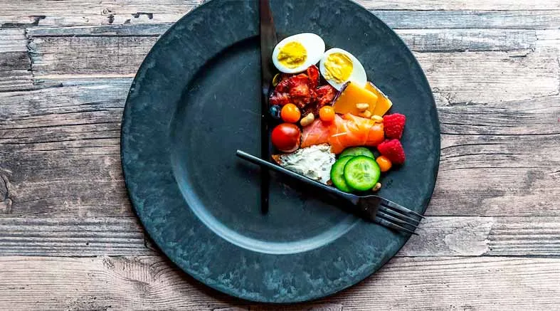Alimentos que te ayudarán a tener un vientre plano 1 Comer alimentos