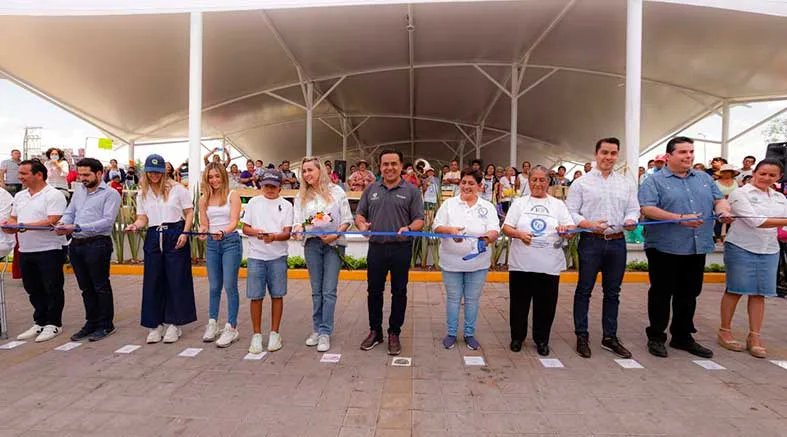 Luis Nava entrega obra en Tianguis de Sombrerete 1 Luis Nava