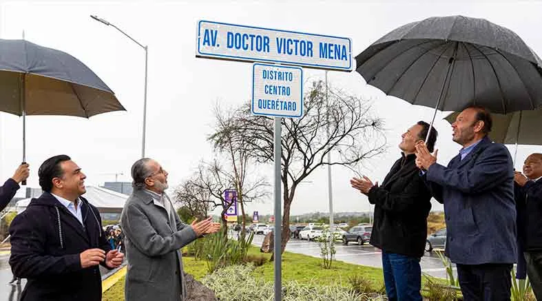 Develan placa de la avenida Dr. Víctor Mena 1 Víctor Mena