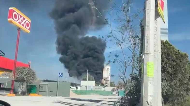 Se incendia planta recicladora en San José el Alto