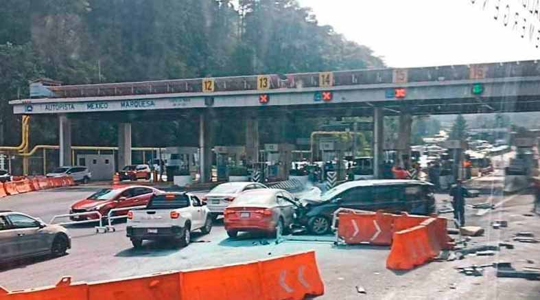 Accidente múltiple en la autopista México-Toluca 1 múltiple en