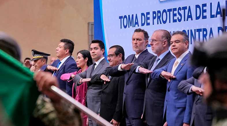 Asiste Felifer Macías a la Toma de Protesta de CANACINTRA 2 Asiste