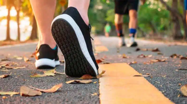 Caminar Después de Comer Ayuda a Controlar el Azúcar en Sangre 1 Caminar Después