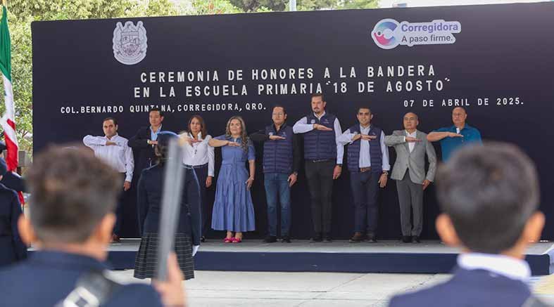Chepe Guerrero entrega equipo de cómputo en primaria “18 de Agosto” 1 Chepe Guerrero