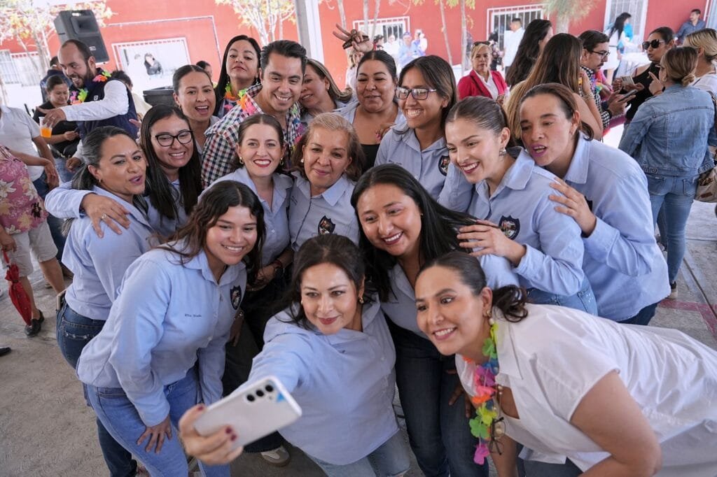 Inaugura Felifer Macías cancha deportiva en Santa Rosa Jáuregui 1 Inaugura