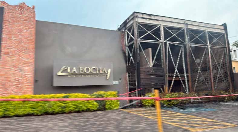 Se incendia La Bocha de Bernardo Quintana 1 La Bocha