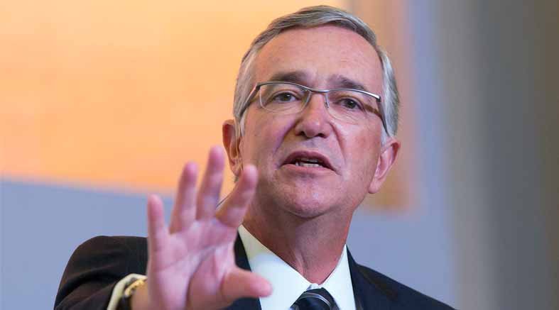 Vladimir Sklarov estafa a Salinas Pliego 1 Vladimir Sklarov