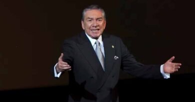 Marco Antonio Muñiz recibe homenaje por sus 70 años de carrera 2 Antonio Muñiz