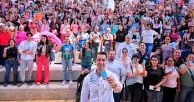 Felifer Macías arranca el programa social El Extra 3 Felifer Macías