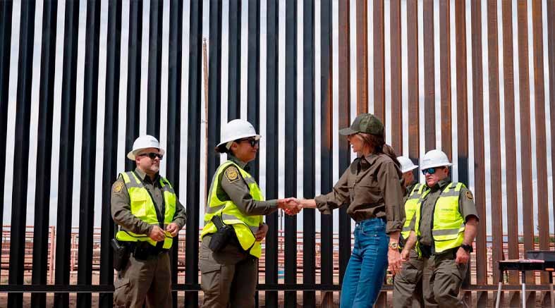 EUA pinta de negro el muro en la frontera con México 1 EUA