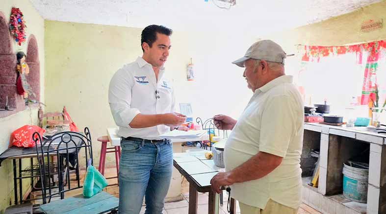 Felifer entrega apoyos directos a familias afectadas por las lluvias 2 Felifer