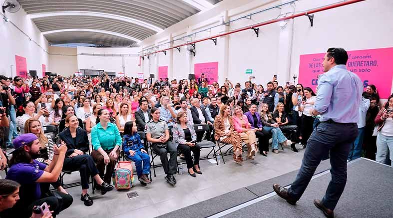 Felifer Macías inaugura el Centro de Empoderamiento de la Mujer 2 Felifer