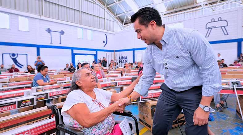 Felifer entrega calentadores solares del Programa “Tu Vivienda en Acción” 2 Felifer
