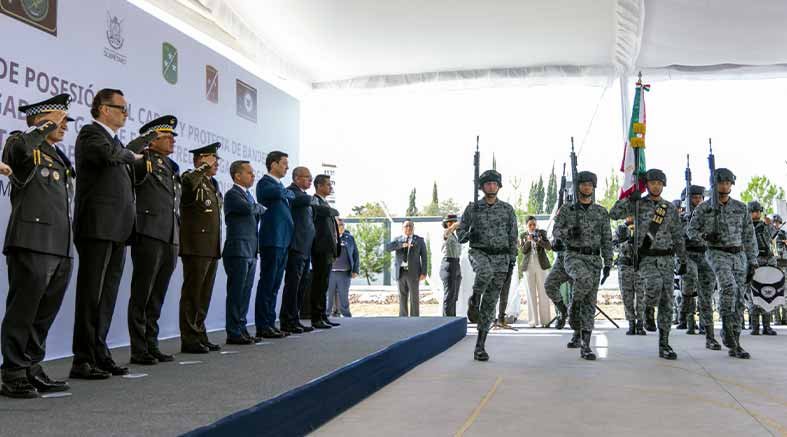 Toma protesta nuevo Comandante de la GN en Querétaro 2 Toma