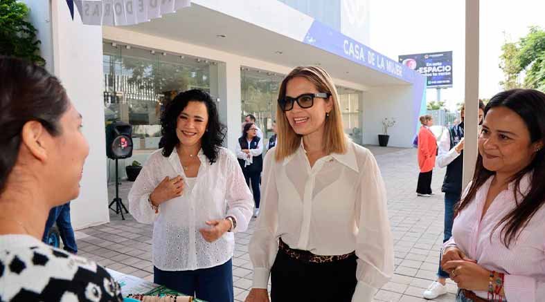 Car Herrera inaugura el Mercadito de Emprendedoras 2025 2 Car Herrera