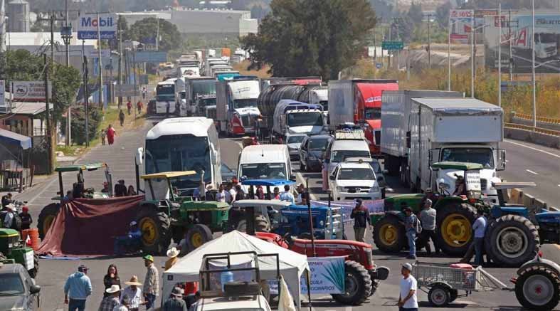 Carreteras que siguen bloqueadas por agricultores 1 Carreteras