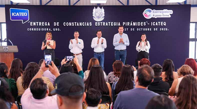 Chepe Guerrero reconoce a ciudadanos capacitados por el ICATEQ 1 Chepe