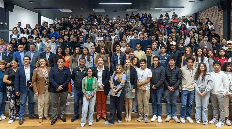Jóvenes presentan propuestas para enfrentar retos ambientales 2 Jóvenes