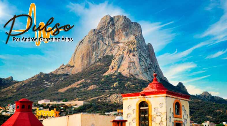 Al cobijo de la Peña de Bernal. 1 Al cobijo