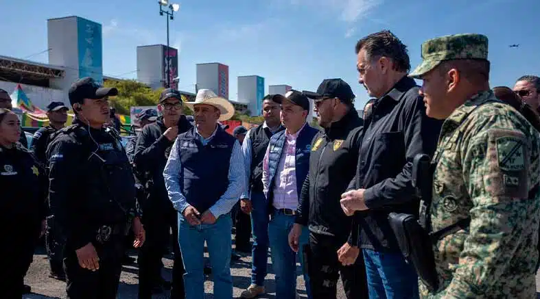 Gobernador realiza Pase de Revista a corporaciones para seguridad 1 Gobernador