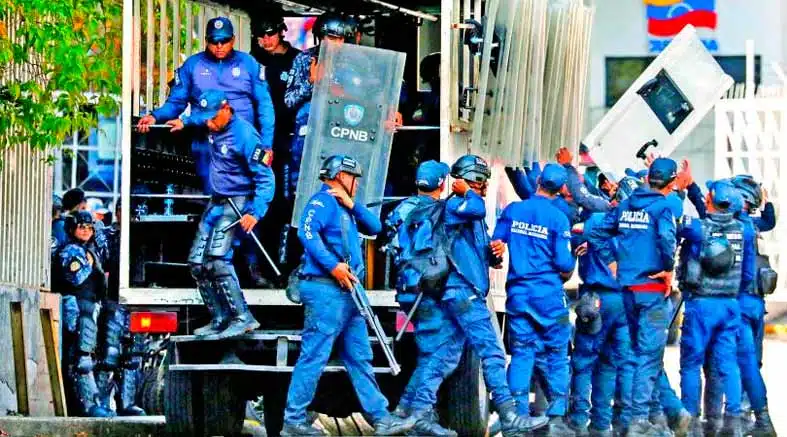 El gobierno chavista libera a presos políticos 1 chavista