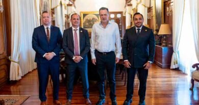 Gobernador refuerza lazos de cooperación con el FBI Gobernador