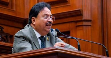 Los hombres también tienen leche: Diputado morenista a favor de lactarios Los hombres