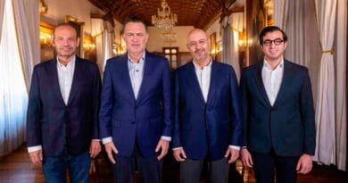 Anuncia ajustes