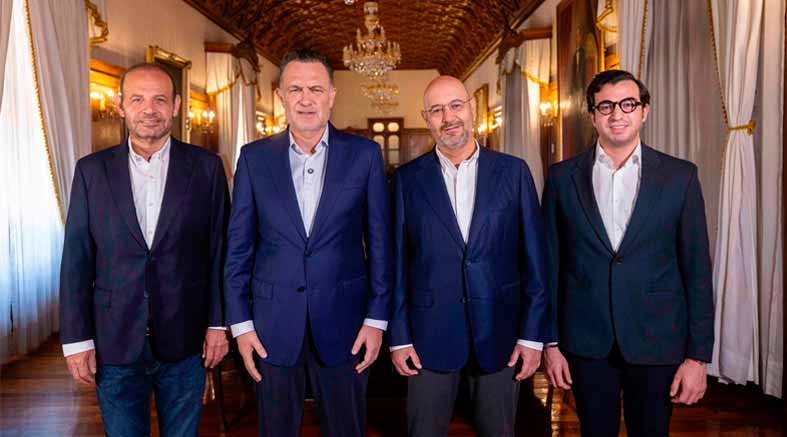 Anuncia ajustes