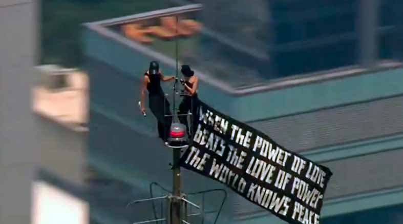 Pareja escala el Empire State para comprometerse, terminaron detenidos 1 Pareja