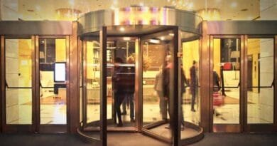 “Puerta giratoria o ¿puerta falsa?”