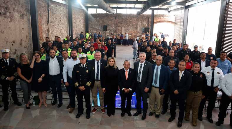 Unidades de emergencia reciben equipamiento donado por Laredo, Texas 1 Unidades