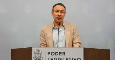 Arturo Maximiliano propone regular la pirotecnia Arturo Maximiliano