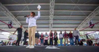 Más de 500 personas acompañan a Claudia Gayou de 500 personas