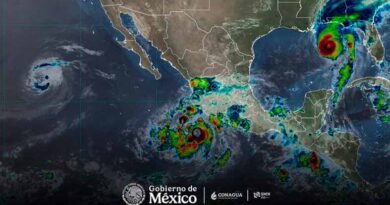 ‘Simon’ se intensifica mientras ‘Isaías’ se aleja de México Simon