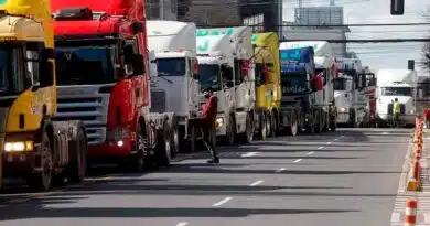 Transportistas anuncian paro nacional por tiempo indefinido Transportistas