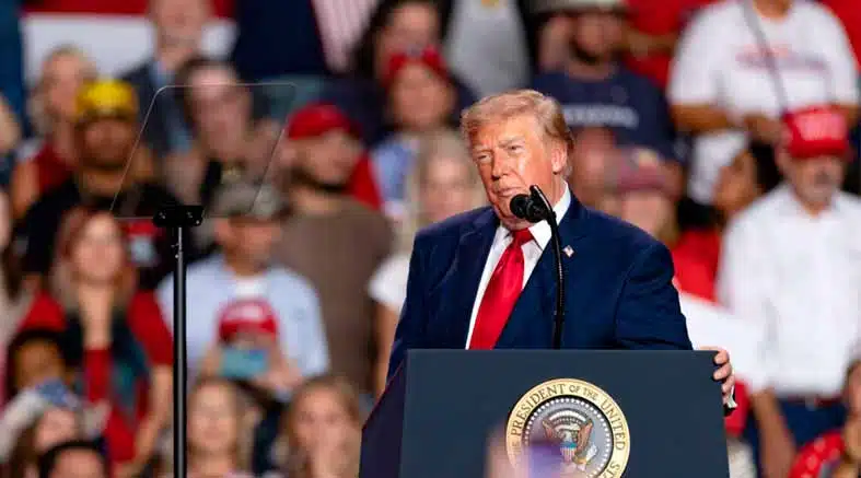 Trump llama “gordo” a un manifestante 1 Trump